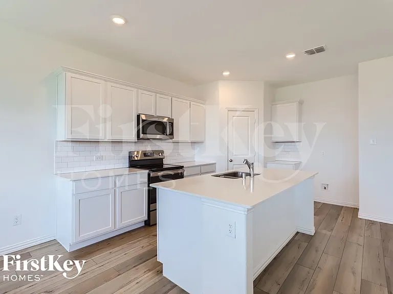 212 Wyndemere Ln — Photo 10