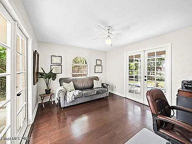 136 10th Ave — Photo 34