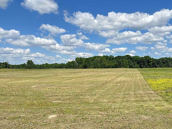 4th image of 2 Meadows Rd