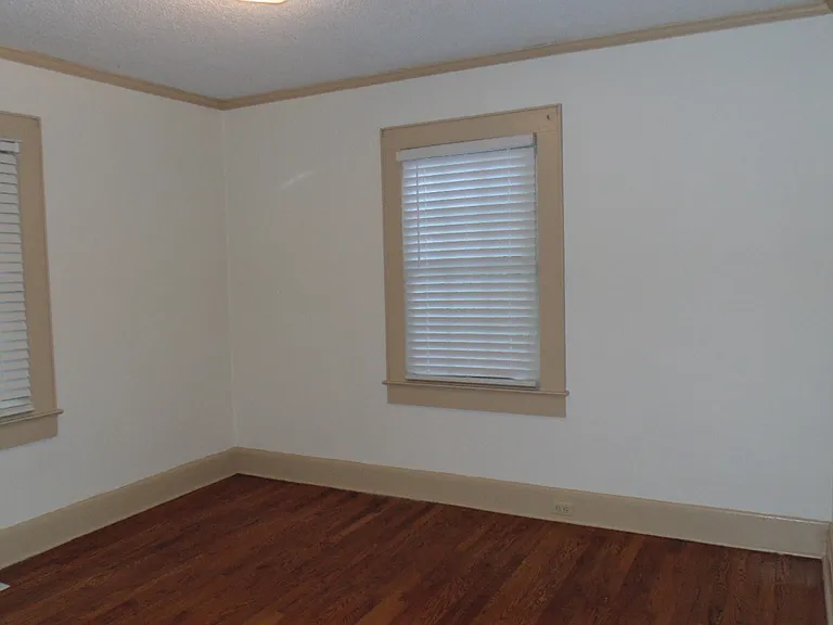 1102 Dodson St — Photo 10