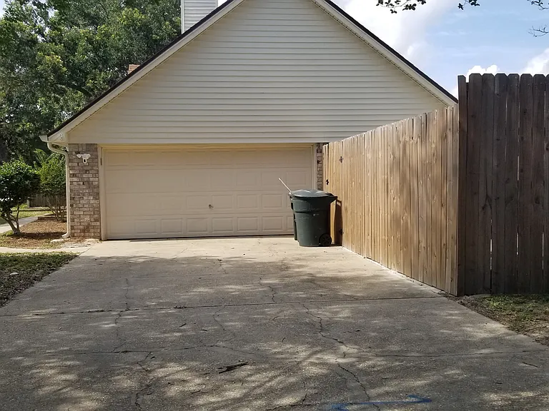310 S 73rd Ave — Photo 5