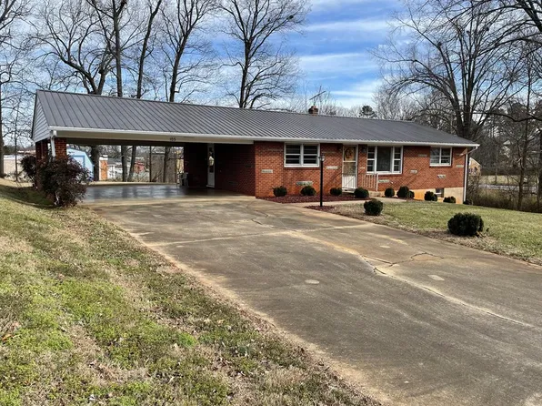 103 Franklin Blvd S, Gretna, VA 24557