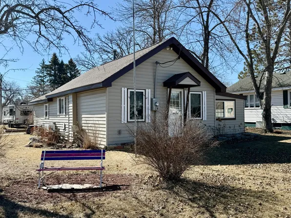 318 Main St SE, Menahga, MN 56464
