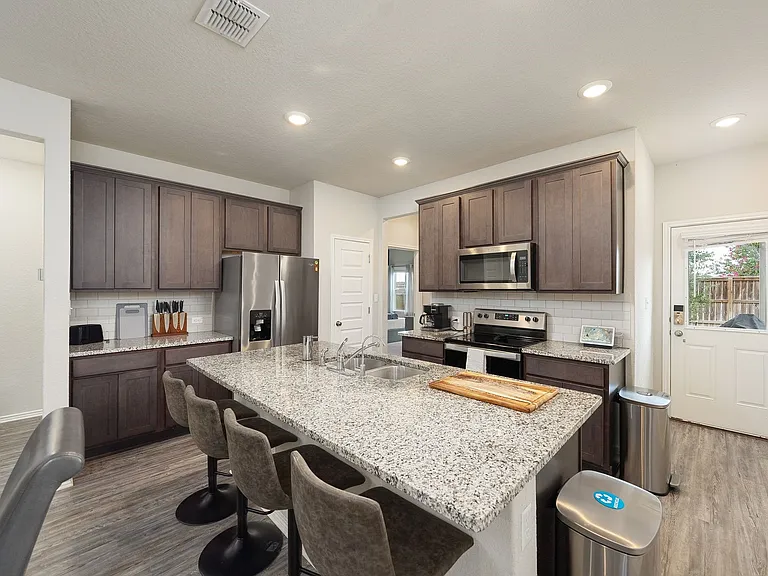 3323 Rosita Way — Photo 6