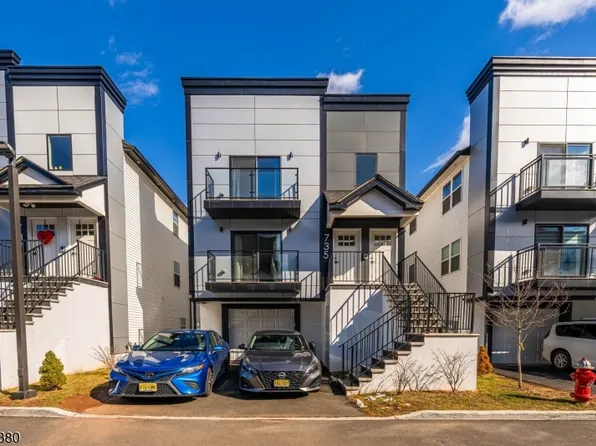 735 Seaport Dr, Elizabeth City, NJ 07201