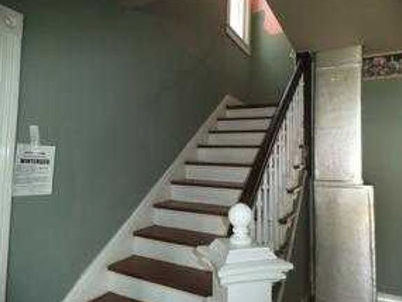 5th image of 132 E Main St