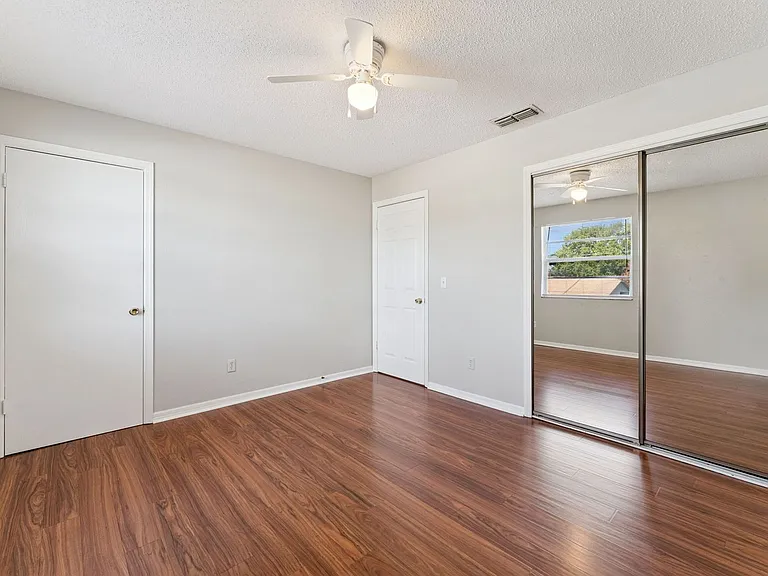 535 Verbena Ct — Photo 8