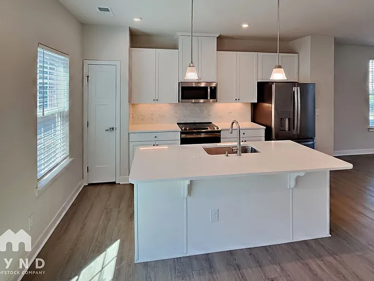2423 Dr Carver Rd — Photo 7