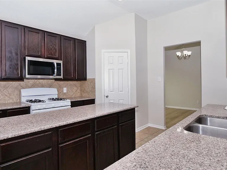 3403 Tall Sycamore Trl — Photo 6