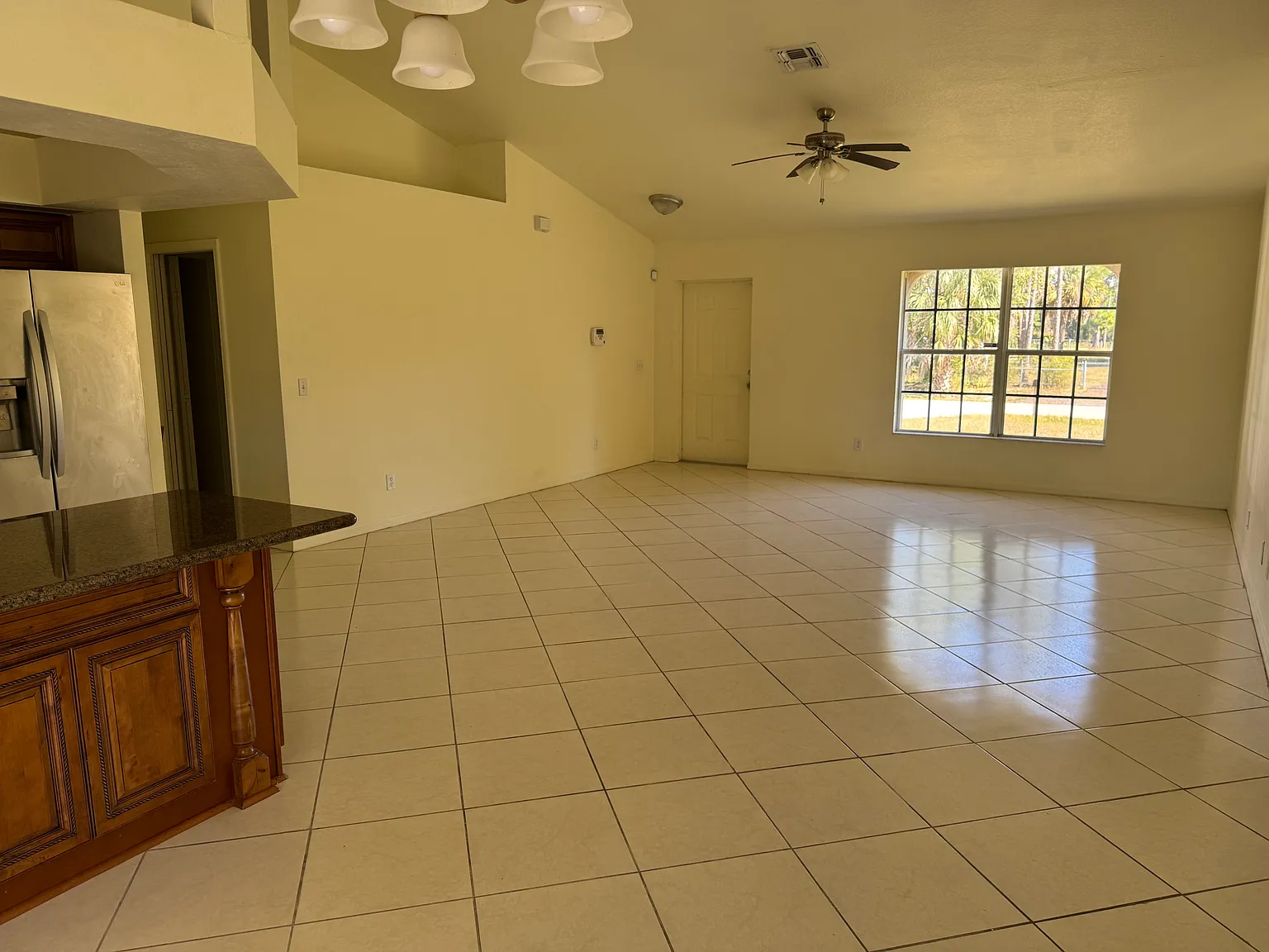 4 bed, 1712 sqft, $2,200 — Photo 3