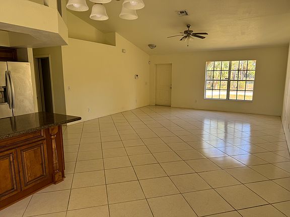 3rd image of 934 Garnet Ave