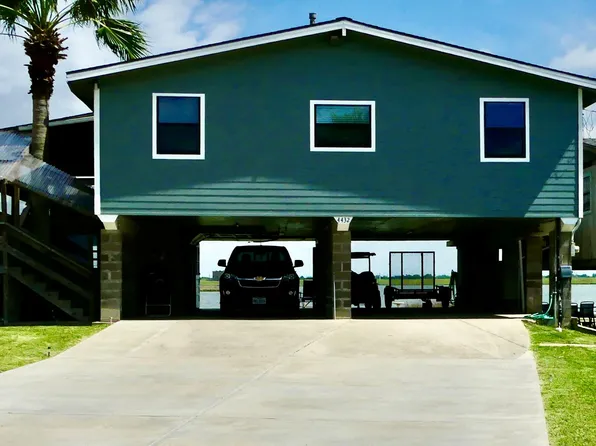 4432 Swan St, Hitchcock, TX 77563