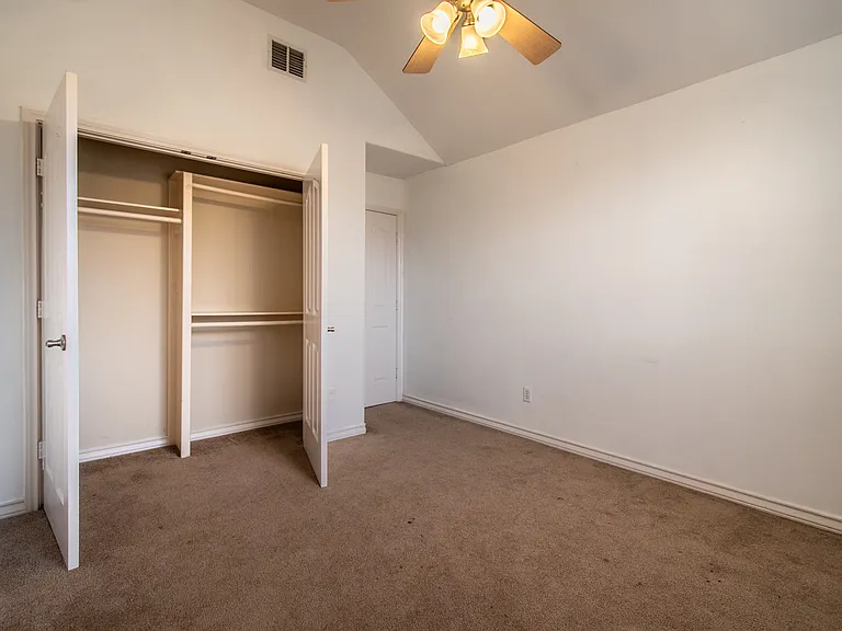 7013 Madiera Dr — Photo 27