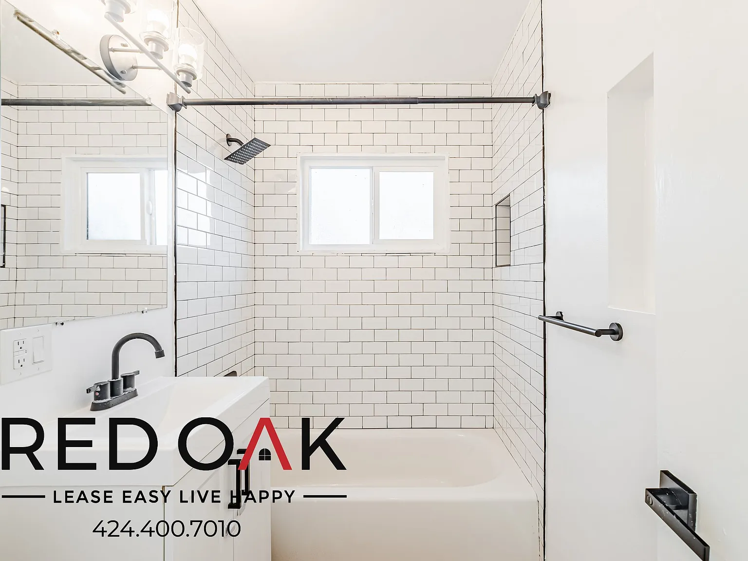 Bright Studio with Updated Kitchen and On-Site Laundry in the Heart of North Long Beach! — Photo 4