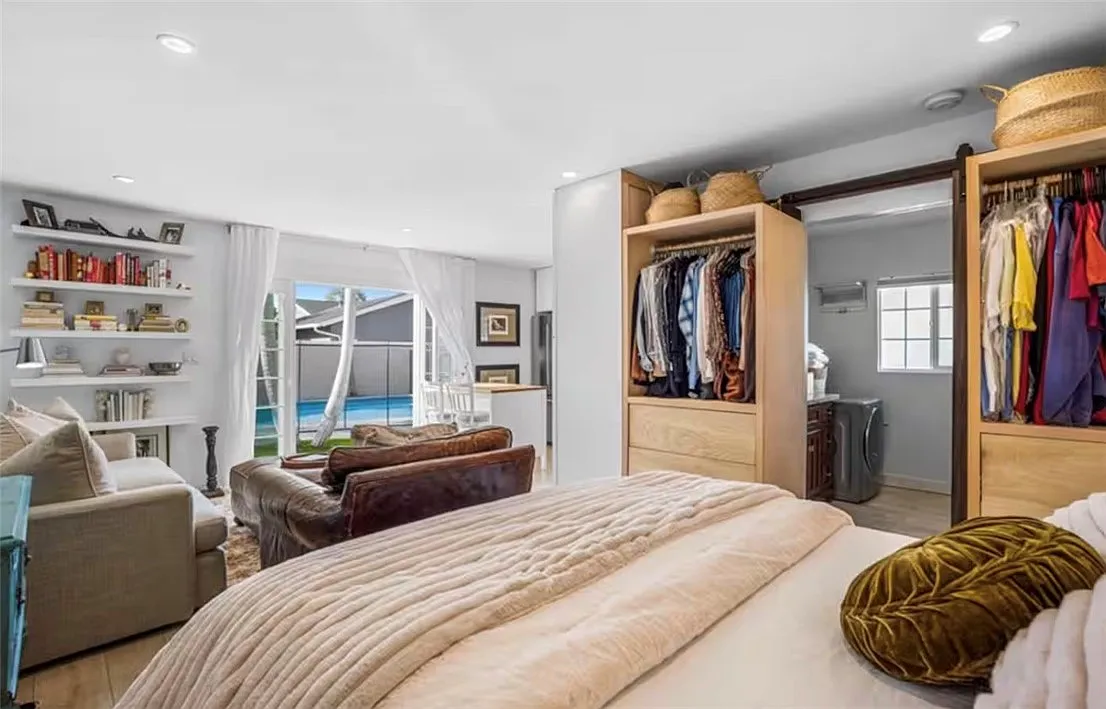 Studio, 500 sqft, $2,500 — Photo 4