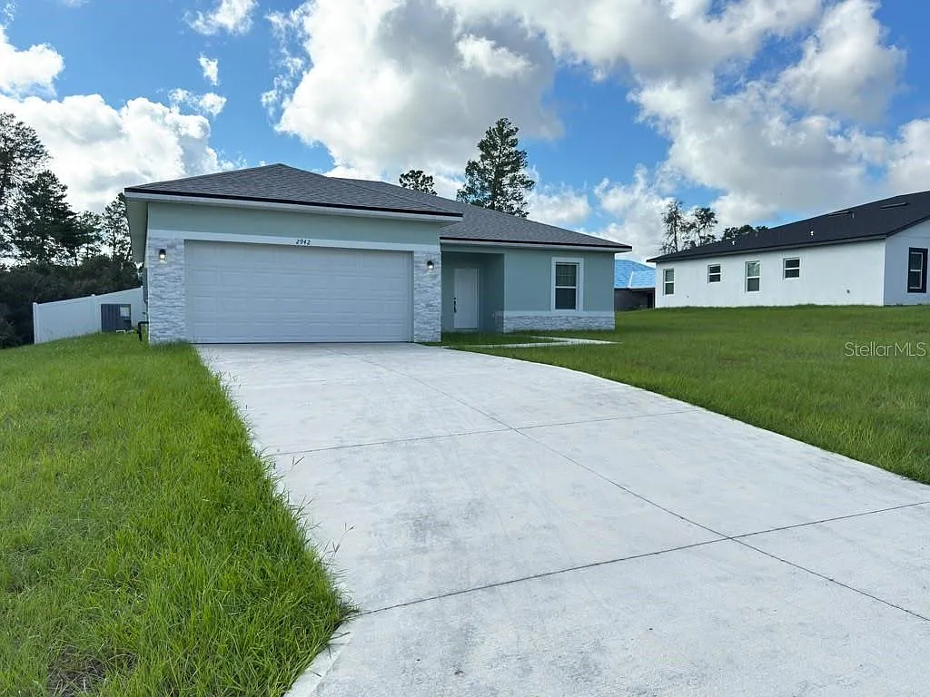 4 bed, 2.0 bath, 1730 sqft, $1,995 — Photo 3