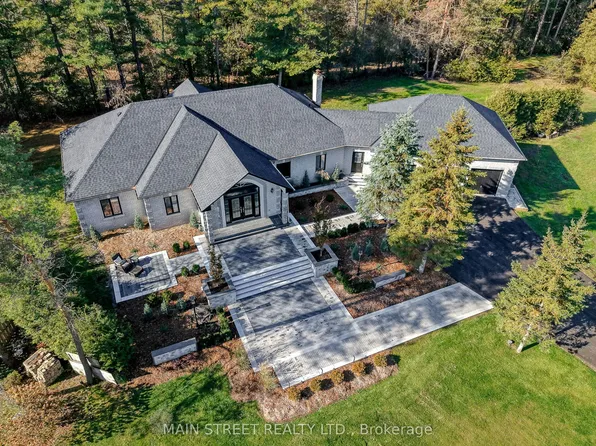 2 Gooseberry Ln, Uxbridge, ON L9P 1X2