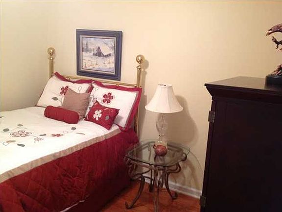 4th image of 8460 Water Oak Ct