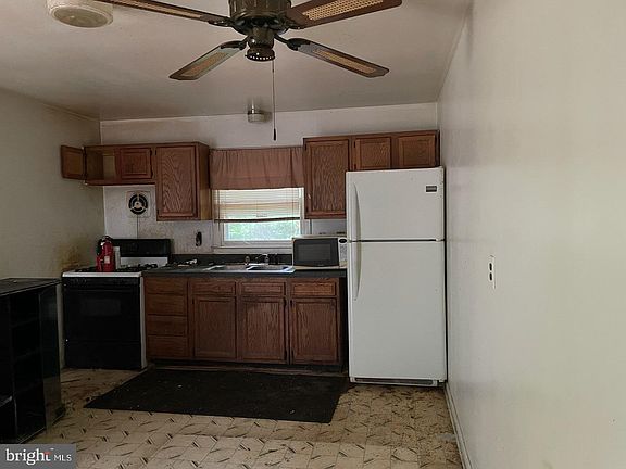 5th image of 24671 Nichols St