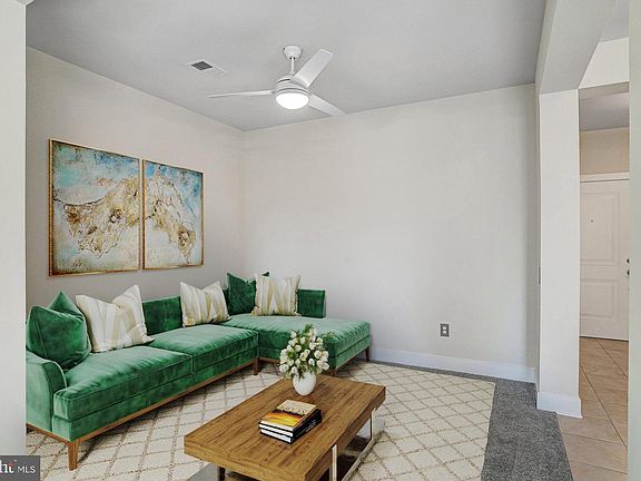 4th image of 9523 Bastille St #207