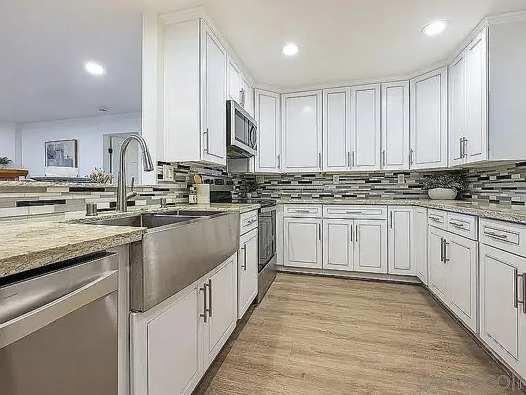 8860 Villa La Jolla Dr #217 — Photo 8