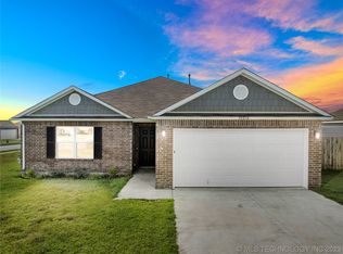 10016 E 109th St N, Owasso, OK 74055