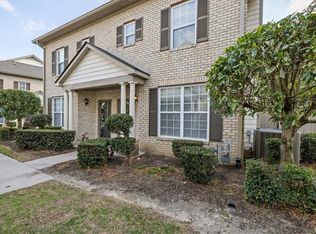 2044 Smallbrooke Ct, Virginia Beach, VA 23454