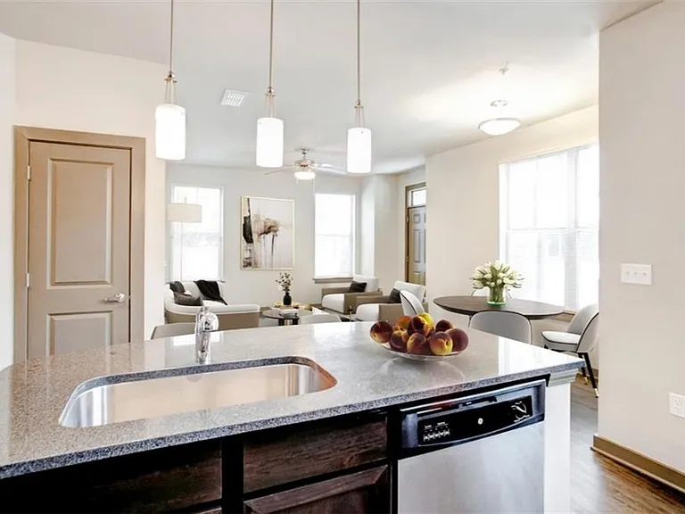 800 Millwood Ln #902-218 — Photo 8