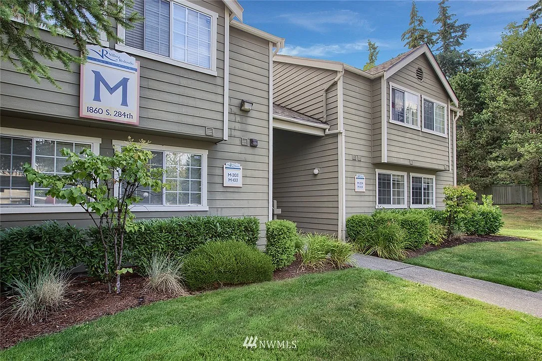 1860 S 284th Lane #M104 photo 1