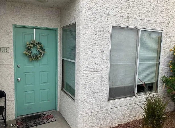 1 bed, 1.0 bath, 711 sqft, $1,195 — Photo 1