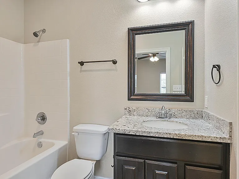 401 Ash St #B — Photo 17