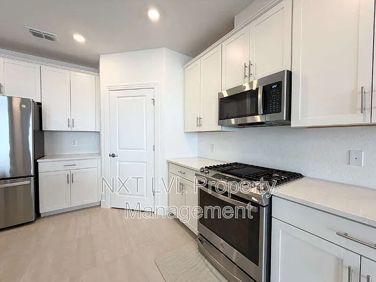 16570 Ridgeview Cir #4111 — Photo 5