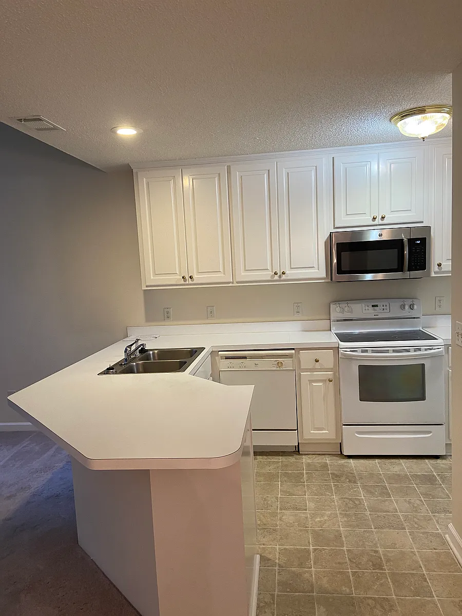Building Photo - 1149 Riverside Ter