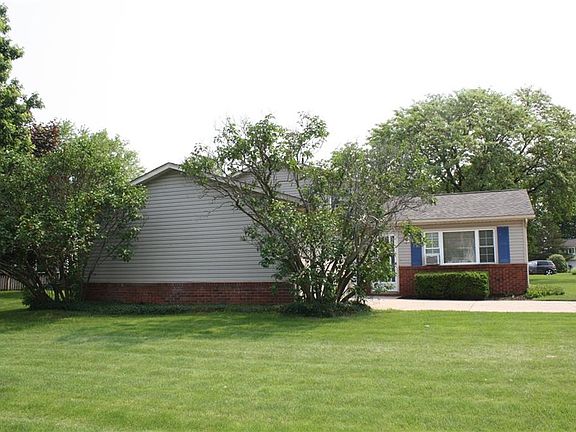 3rd image of 1048 Wellfleet Dr