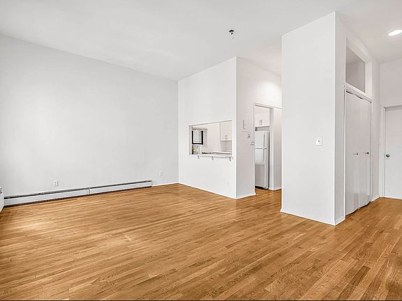 2nd image of 235 E 53rd St APT 5c