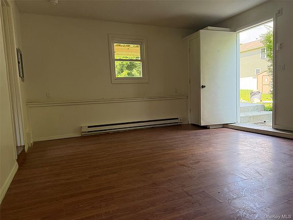 4th image of 50 S Montgomery St APT 5