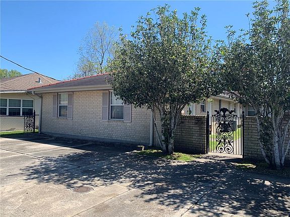 3rd image of 2319 Lyndell Dr