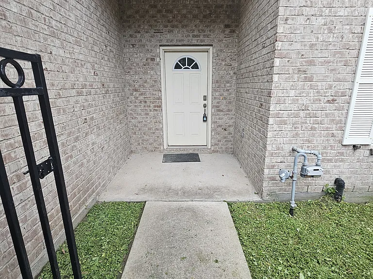 2865 Westhollow Dr #71 — Photo 2
