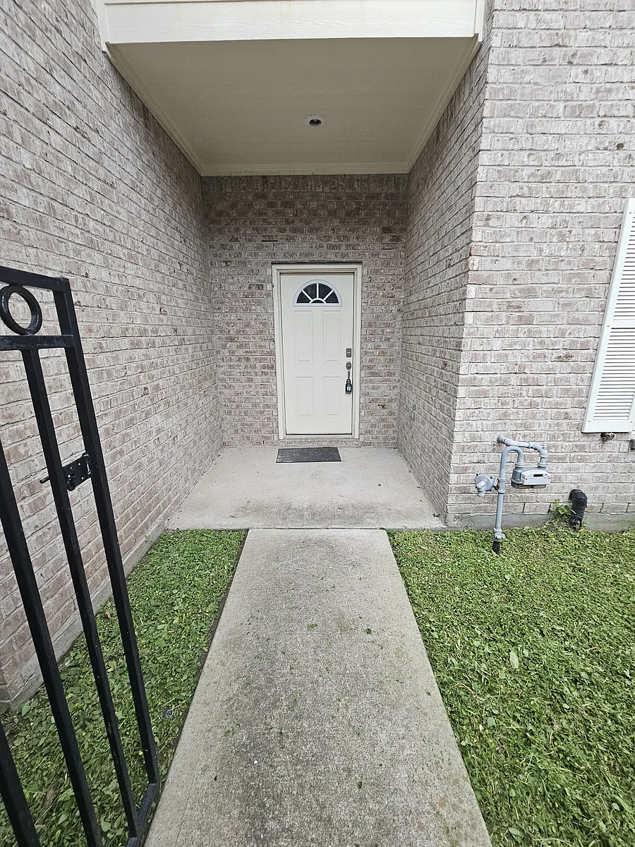 Building Photo - 2865 Westhollow Dr #71