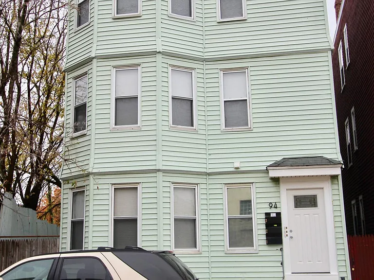 94 E Cottage St #2C — Photo 9
