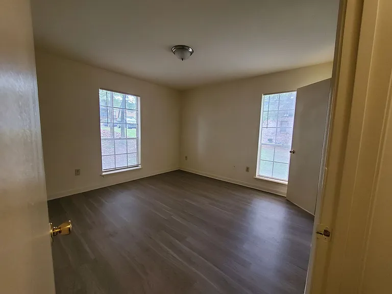 Chateau Montagne Apartments — Photo 17