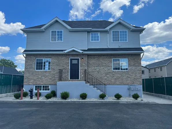215C Van Name Ave, Staten Island, NY 10303
