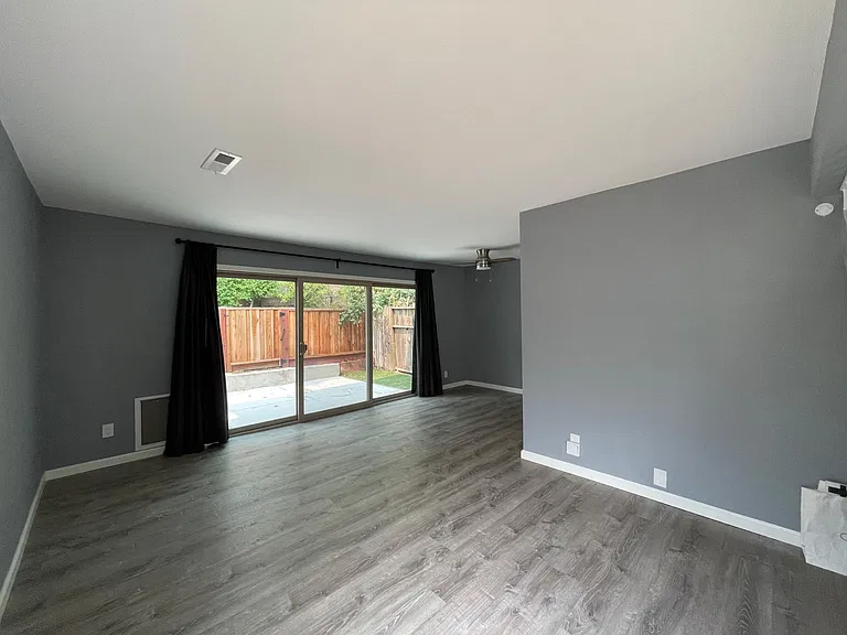 1875 Holland Dr — Photo 6