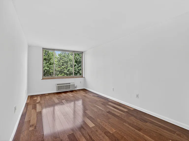 65 2nd St #206 — Photo 5