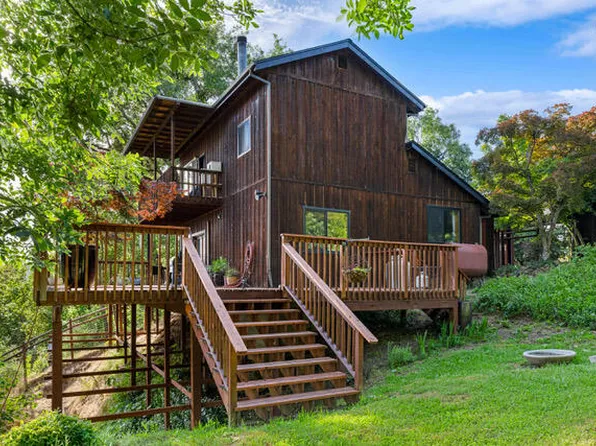 1026 N Schoolhouse Creek Rd, Grants Pass, OR 97526