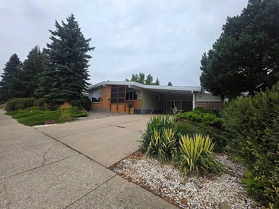 3rd image of 1425 Scenic Dr S