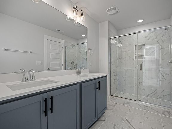 5th image of 815 Central Park