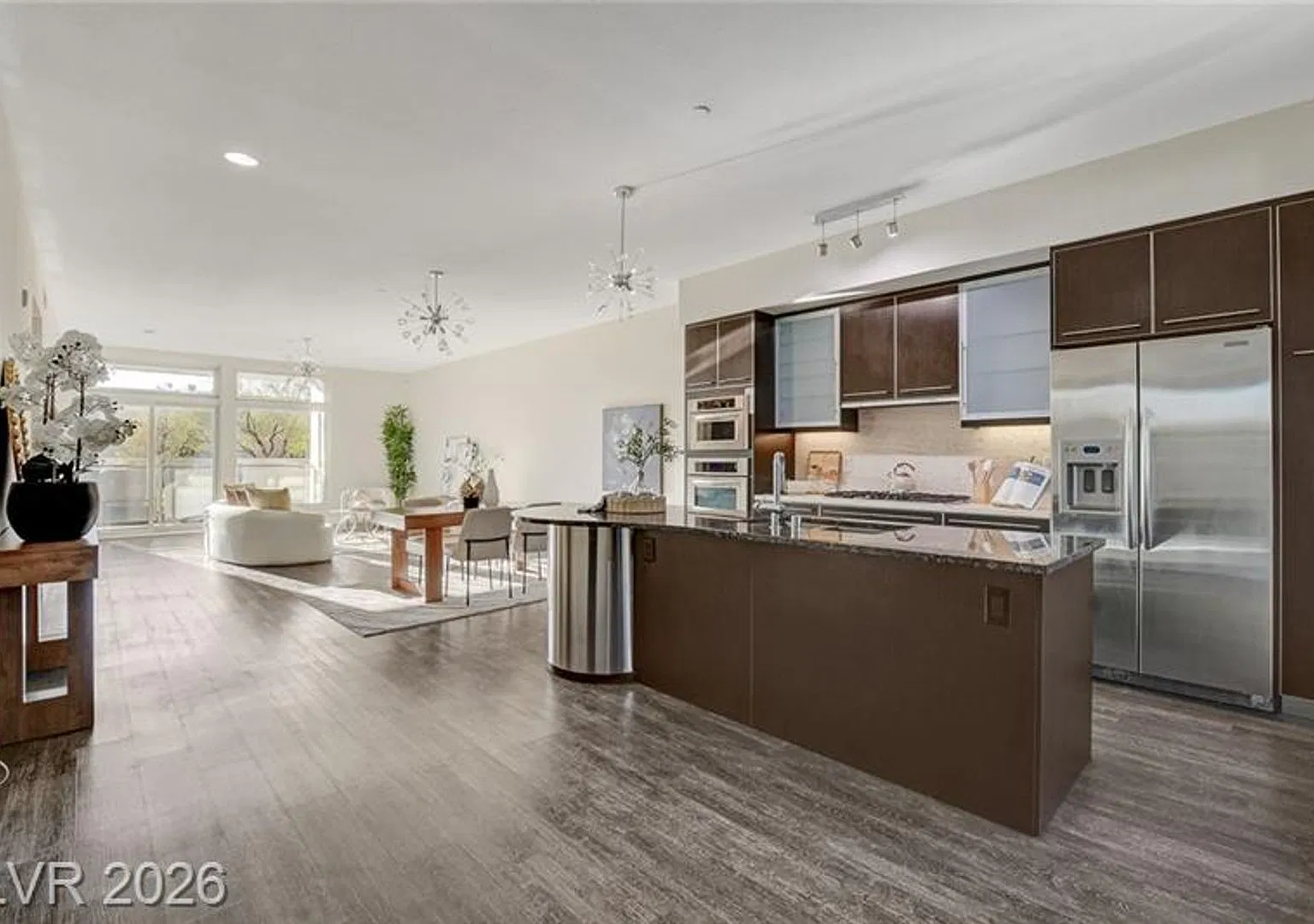 Luxury 2 bedroom condo! — Photo 3