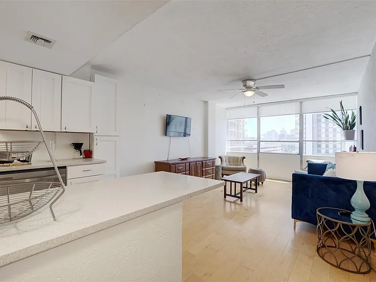 1800 Lavaca St #A-703 — Photo 4