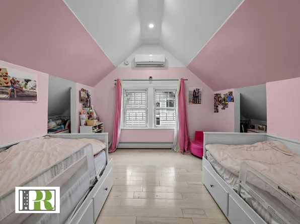 1024 East 26th Street image 15 of 16